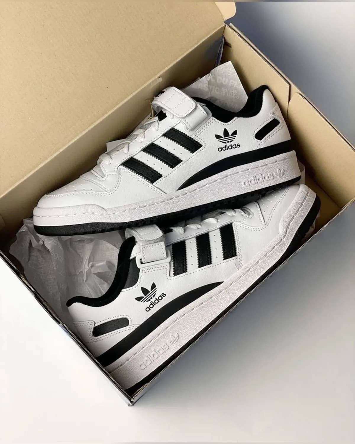 Adidas Forum 84