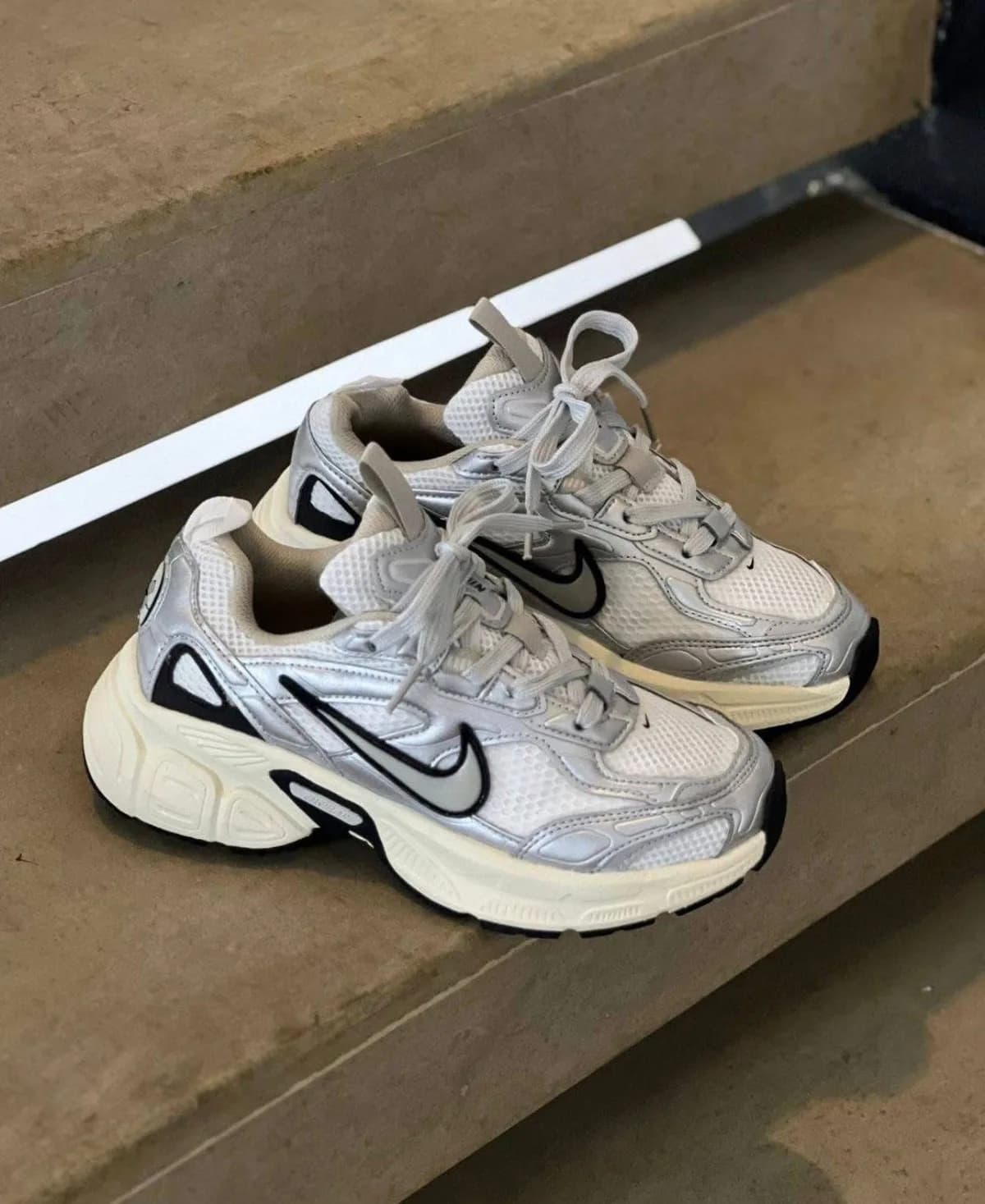 Nike Skate Black Border